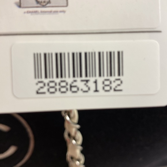 Never used CHANEL large wool felt shopping tote in black and white. - Picture 14 of 14